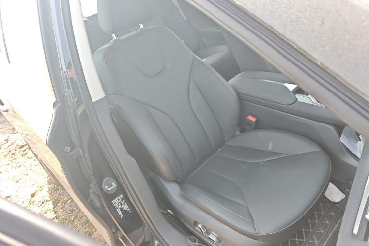 Used Hongqi E-QM5 2024 500km Range Edition Right Front Seat