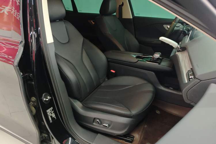 Used Hongqi E-QM5 2024 610 km PLUS Right Front Seat