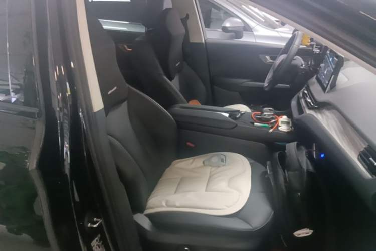 Used Hongqi E-QM5 2024 610 km PLUS Right Front Seat
