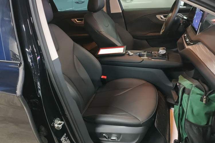 Used Hongqi E-QM5 2024 500km Range Edition Right Front Seat