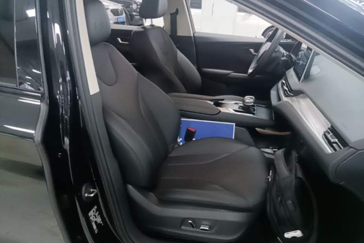 Used Hongqi E-QM5 2024 560km PLUS Right Front Seat