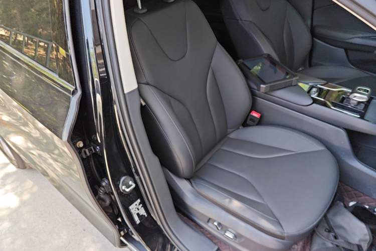 Used Hongqi E-QM5 2024 500km Range Edition Right Front Seat
