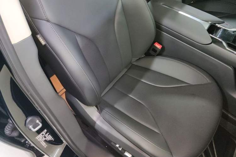 Used Hongqi E-QM5 2024 560km PLUS Right Front Seat