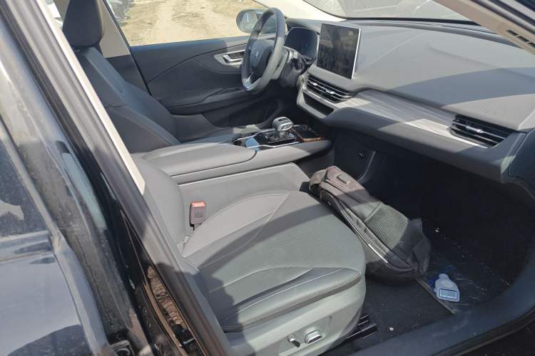Used Hongqi E-QM5 2024 500km Range Edition Right Front Seat