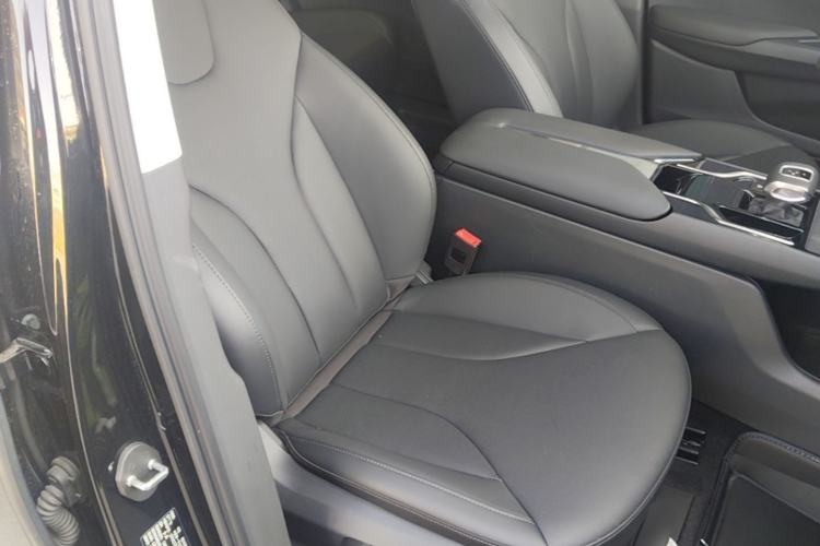 Used Hongqi E-QM5 2024 560km PLUS Right Front Seat