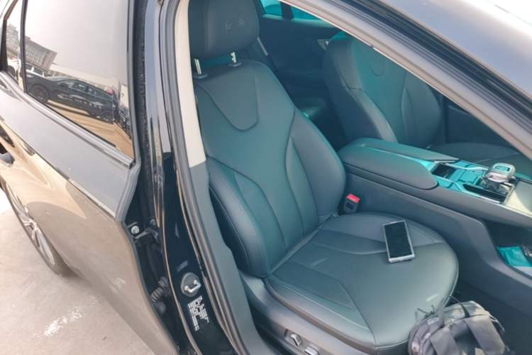 Used Hongqi E-QM5 2024 560km PLUS Right Front Seat