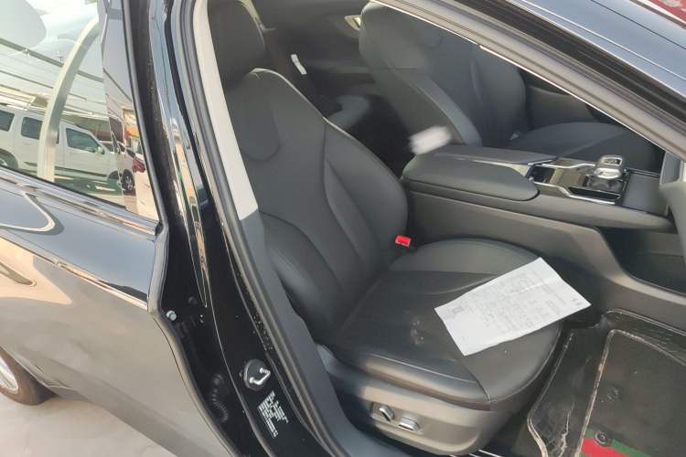 Used Hongqi E-QM5 2024 500km Range Edition Right Front Seat