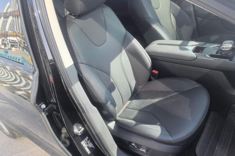Used Hongqi E-QM5 2024 560km PLUS Right Front Seat