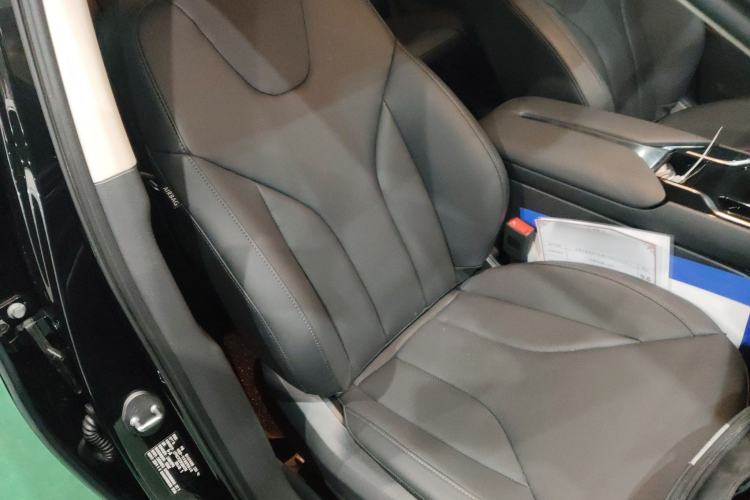 Used Hongqi E-QM5 2024 610 km PLUS Right Front Seat