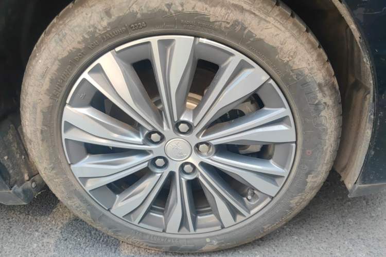 Used Hongqi E-QM5 2024 610 km PLUS Right Front Wheel Hub