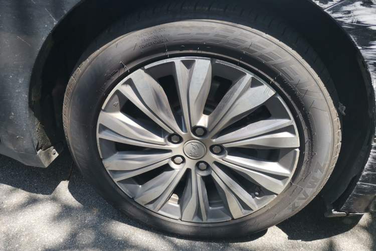 Used Hongqi E-QM5 2024 450km Range Commuter Version Right Front Wheel Hub