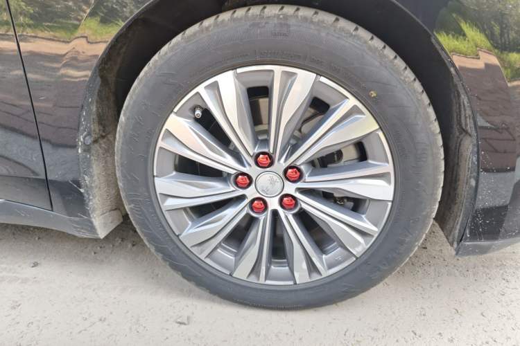 Used Hongqi E-QM5 2024 610 km PLUS Right Front Wheel Hub