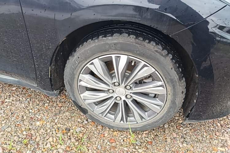 Used Hongqi E-QM5 2024 500km Range Edition Right Front Wheel Hub