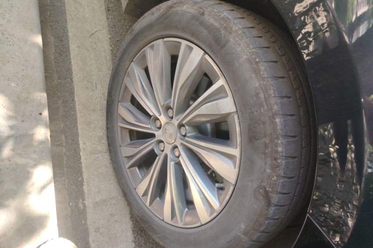 Used Hongqi E-QM5 2024 500km Range Edition Right Front Wheel Hub