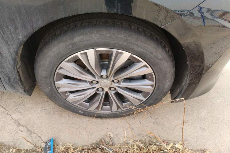 Used Hongqi E-QM5 2024 450km Range Commuter Version Right Front Wheel Hub