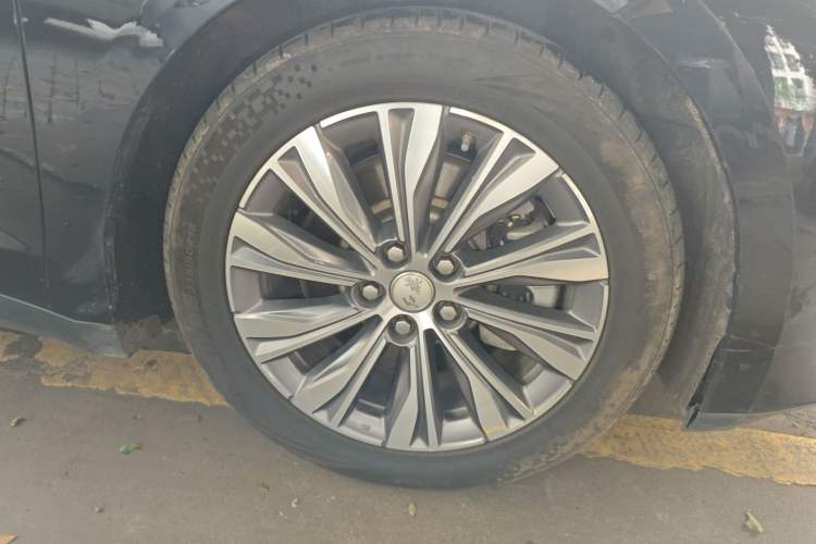 Used Hongqi E-QM5 2024 610 km PLUS Right Front Wheel Hub