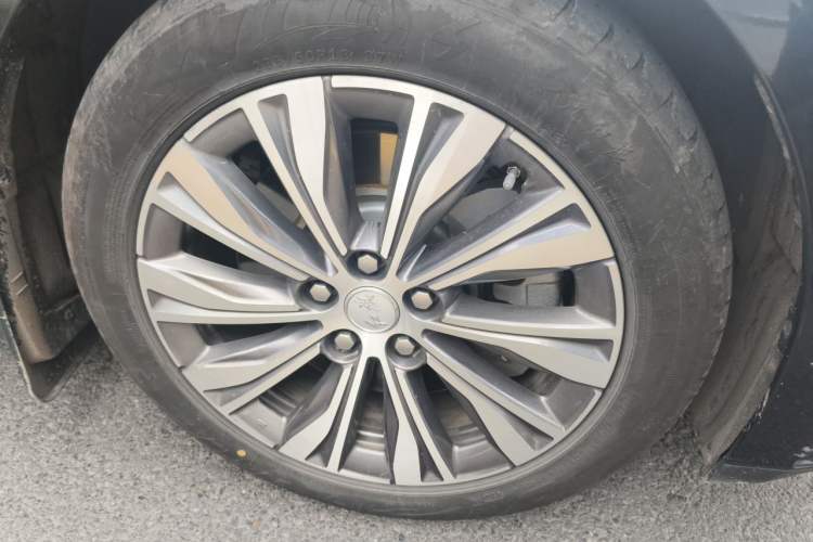 Used Hongqi E-QM5 2024 610 km PLUS Right Front Wheel Hub