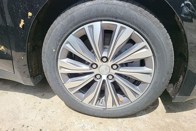 Used Hongqi E-QM5 2024 500km Range Edition Right Front Wheel Hub