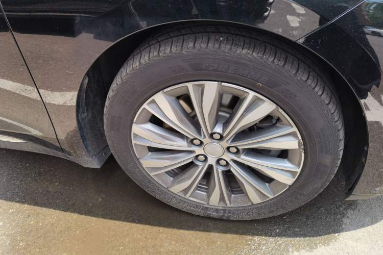 Used Hongqi E-QM5 2024 610 km PLUS Right Front Wheel Hub