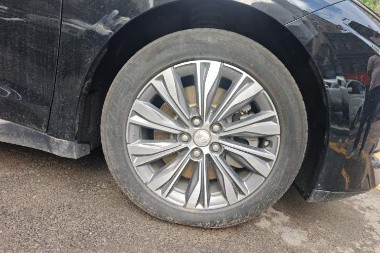 Used Hongqi E-QM5 2024 500km Range Edition Right Front Wheel Hub