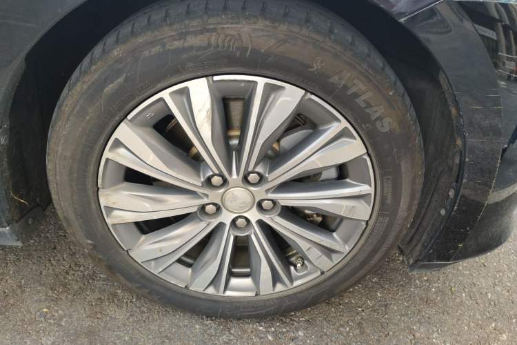 Used Hongqi E-QM5 2024 560km PLUS Right Front Wheel Hub