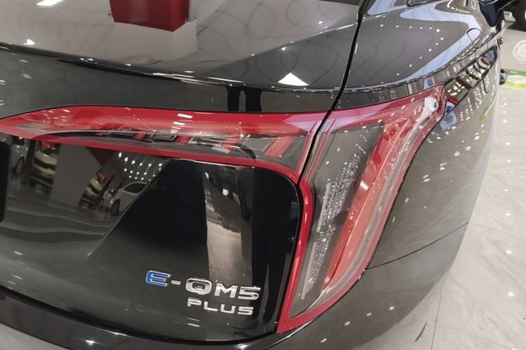 Used Hongqi E-QM5 2024 610 km PLUS Right Rear Taillight