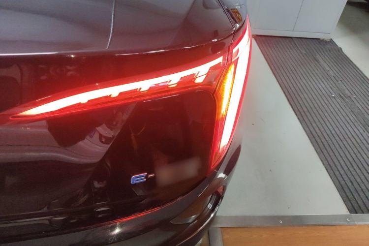 Used Hongqi E-QM5 2024 560km PLUS Right Rear Taillight