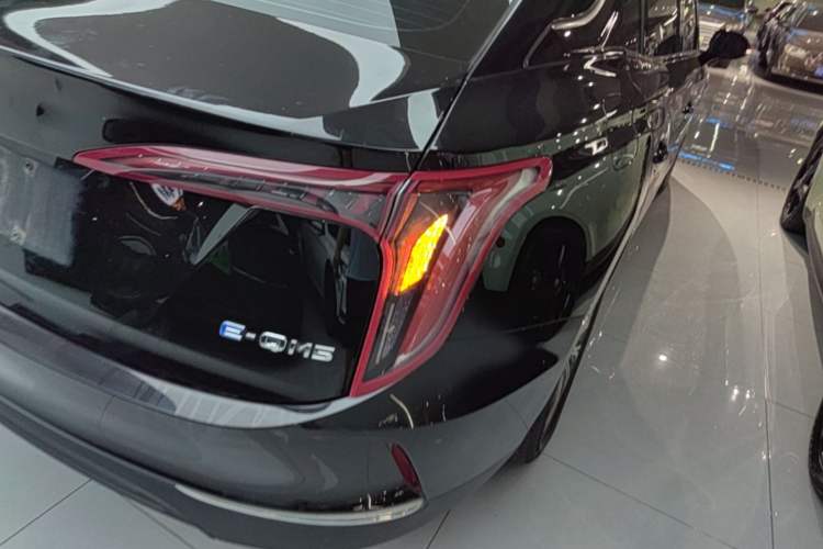 Used Hongqi E-QM5 2024 500km Range Edition Right Rear Taillight