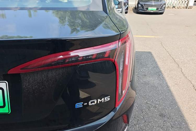 Used Hongqi E-QM5 2024 450km Range Commuter Version Right Rear Taillight