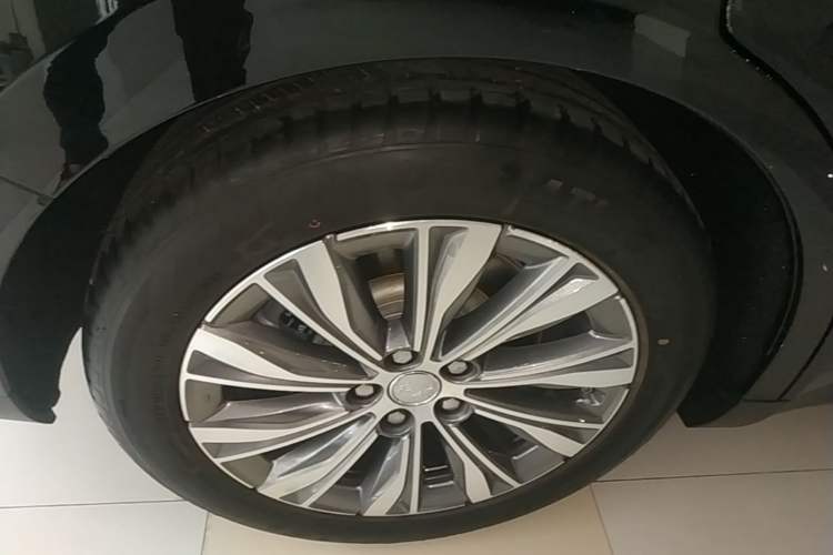 Used Hongqi E-QM5 2024 610 km PLUS Right Rear Wheel Hub