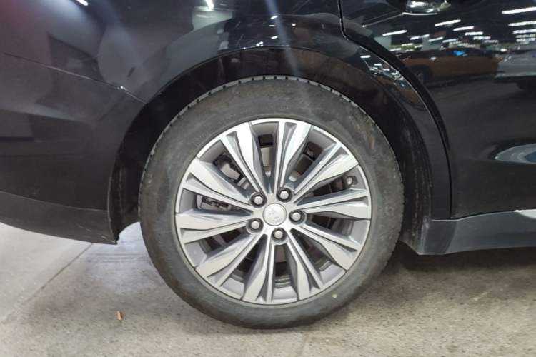Used Hongqi E-QM5 2024 610 km PLUS Right Rear Wheel Hub