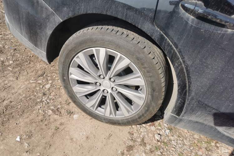 Used Hongqi E-QM5 2024 500km Range Edition Right Rear Wheel Hub