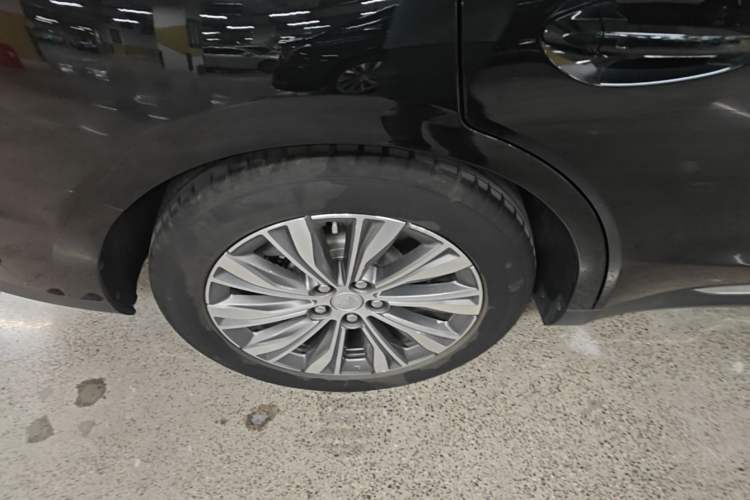 Used Hongqi E-QM5 2024 500km Range Edition Right Rear Wheel Hub