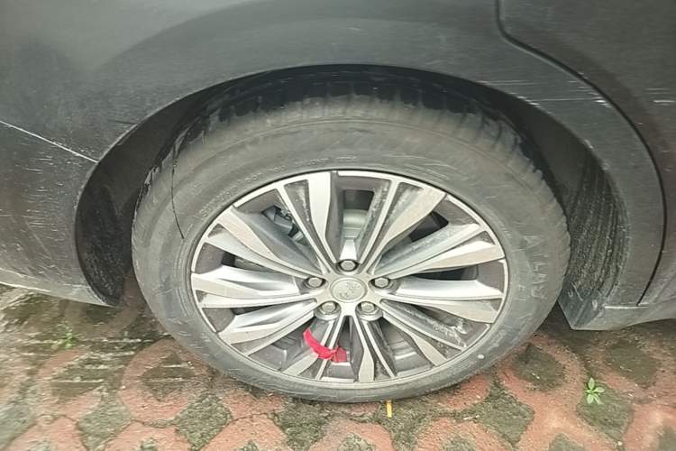 Used Hongqi E-QM5 2024 610 km PLUS Right Rear Wheel Hub