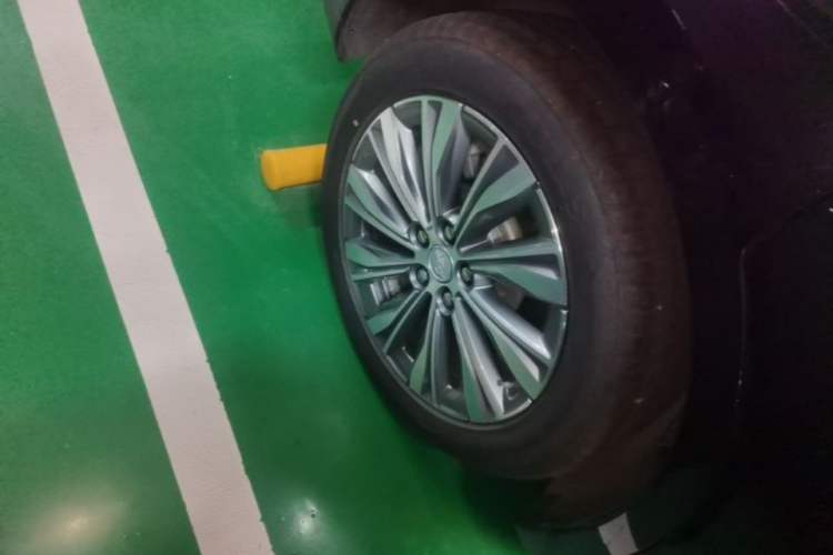 Used Hongqi E-QM5 2024 500km Range Edition Right Rear Wheel Hub