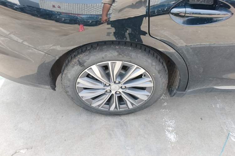 Used Hongqi E-QM5 2024 560km PLUS Right Rear Wheel Hub