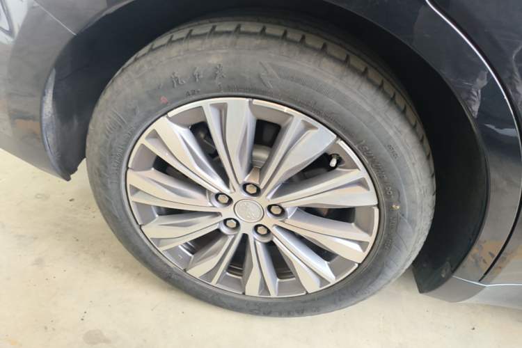 Used Hongqi E-QM5 2024 560km PLUS Right Rear Wheel Hub