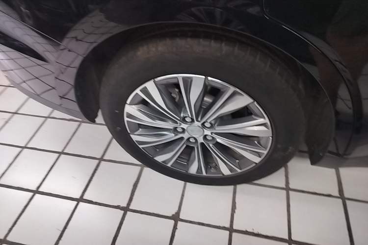 Used Hongqi E-QM5 2024 560km PLUS Right Rear Wheel Hub
