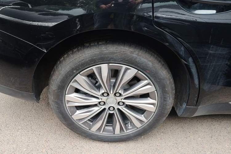 Used Hongqi E-QM5 2024 610 km PLUS Right Rear Wheel Hub