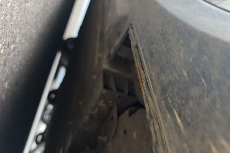 Used Hongqi E-QM5 2024 450km Range Commuter Version Right Side Sill