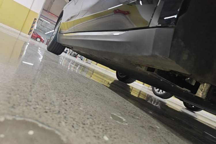 Used Hongqi E-QM5 2024 500km Range Edition Right Side Sill