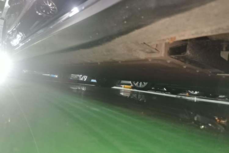 Used Hongqi E-QM5 2024 500km Range Edition Right Side Sill