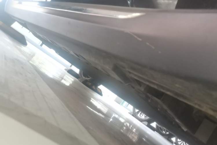 Used Hongqi E-QM5 2024 450km Range Commuter Version Right Side Sill