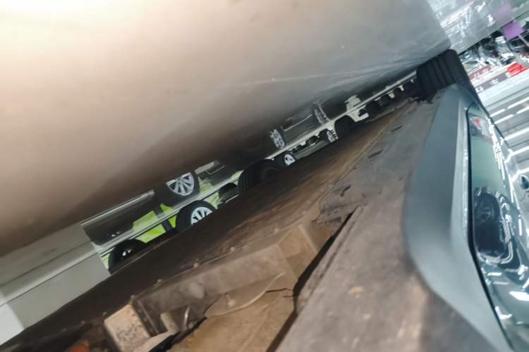 Used Hongqi E-QM5 2024 500km Range Edition Right Side Sill