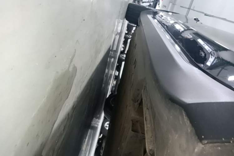 Used Hongqi E-QM5 2024 560km PLUS Right Side Sill