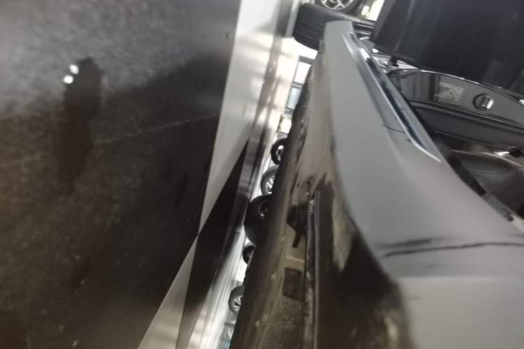 Used Hongqi E-QM5 2024 610 km PLUS Right Side Sill
