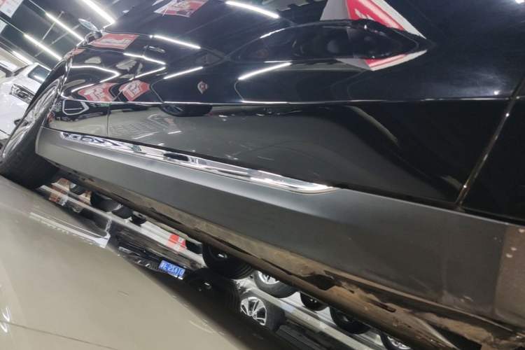 Used Hongqi E-QM5 2024 560km PLUS Right Side Sill