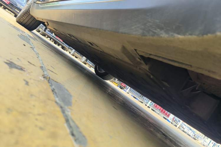 Used Hongqi E-QM5 2024 560km PLUS Right Side Sill