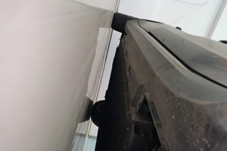 Used Hongqi E-QM5 2024 610 km PLUS Right Side Sill