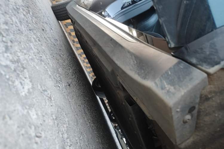 Used Hongqi E-QM5 2024 560km PLUS Right Side Sill